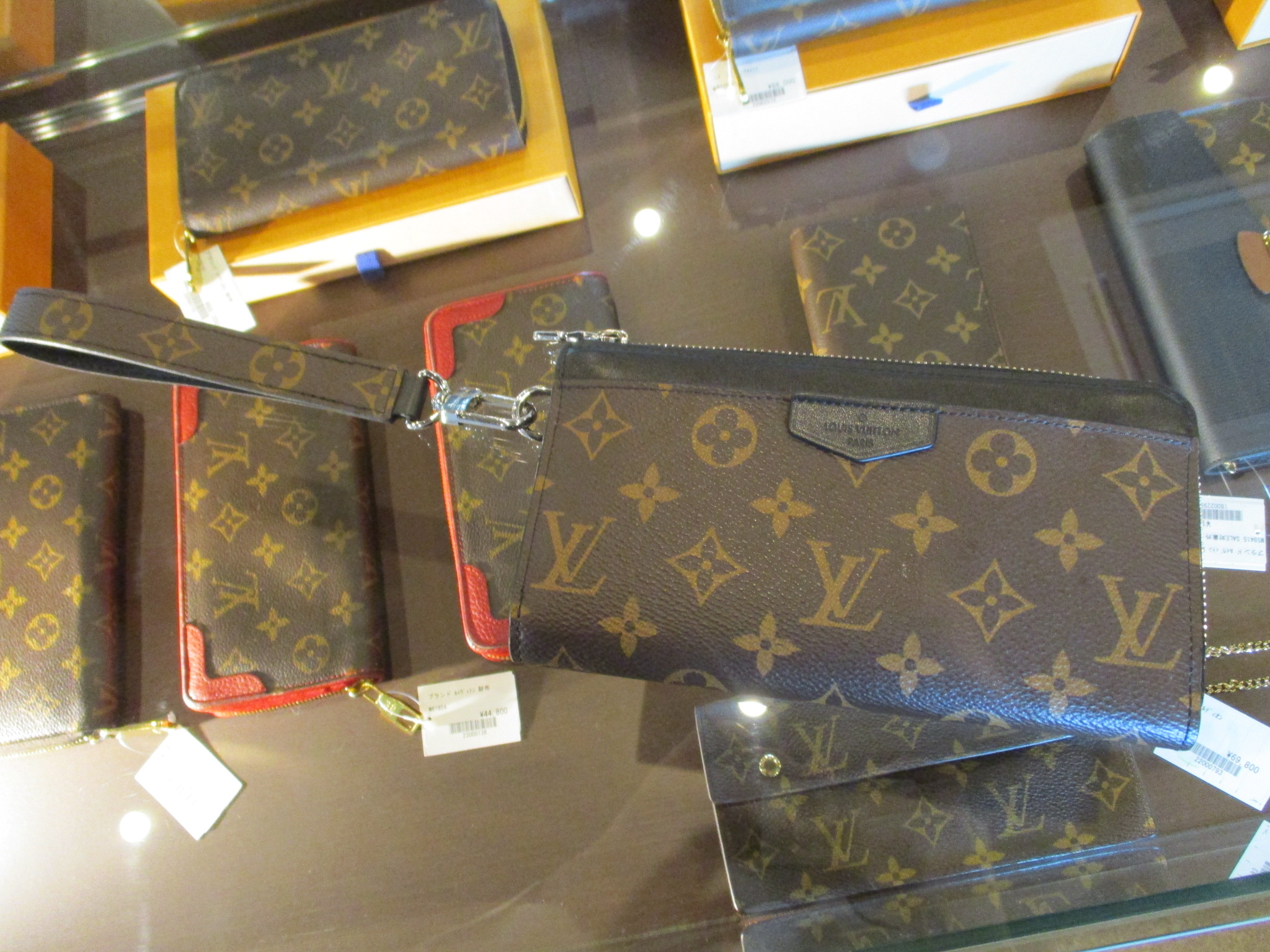 LOUIS VUITTON ジッピー・ドラゴンヌ M69407買取りました！ 質屋の中島