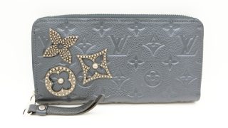 LOUIS VUITTON (ルイヴィトン）モノグラム・アンプラント ジッピー