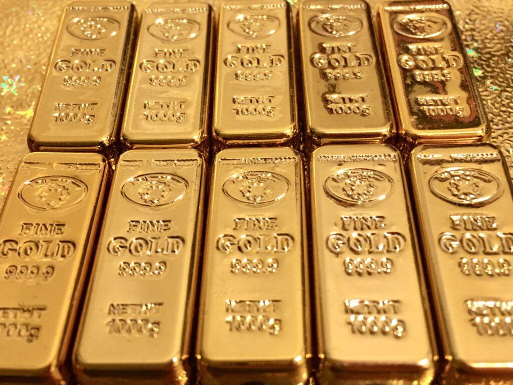 金を売ったら税金がかかる？買取時に知っておくべき税の基本知識 | 質屋の中島